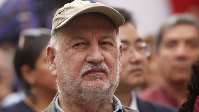 Presidente del PC, Guillermo Teillier, está de nuevo hospitalizado