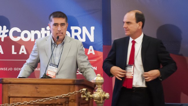 Expresidentes de RN emplazan a Chahuán por eventual retraso de elección interna