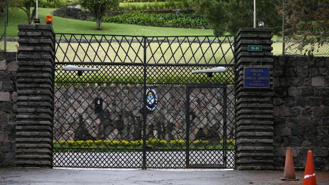 Ecuador expulsó al embajador de Argentina tras fuga de exministra de Correa a Venezuela