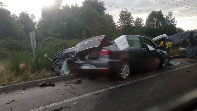 Cuatro personas fallecieron tras colisión múltiple en Dalcahue