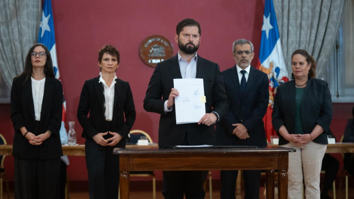 Pese al resquemor del PC y Frente Amplio, Gobierno promulgó Ley Naín-Retamal