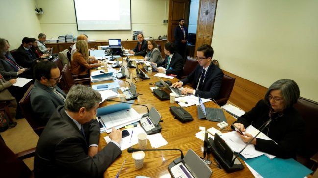 Comisión de Hacienda del Senado votará en mayo el proyecto sobre royalty minero