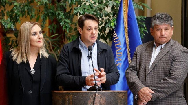 Diputados Jiles, Rivas y Alinco presentaron proyecto para condonar deudas del CAE