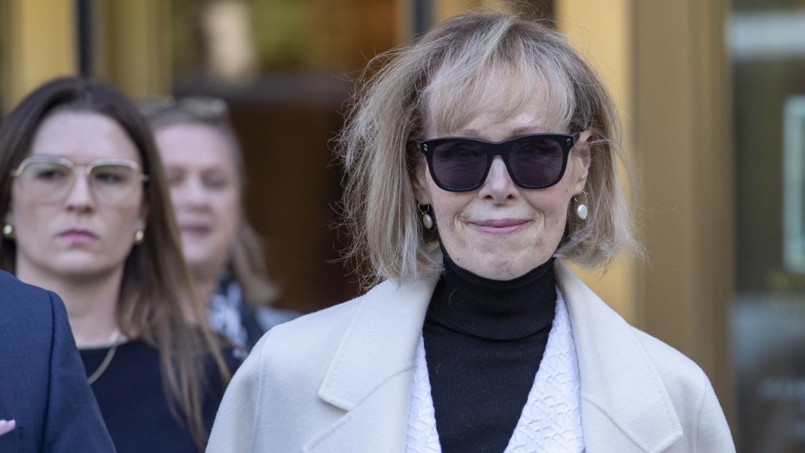 Mujer que denunció a Trump por violación no quiere dinero, sino 