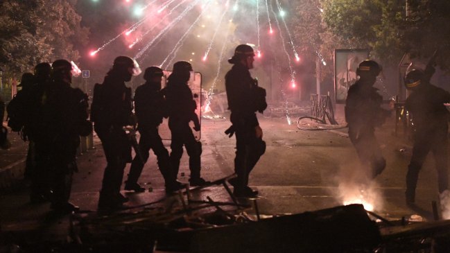 Francia: Defensa de policía que mató a adolescente apelará al encarcelamiento provisional