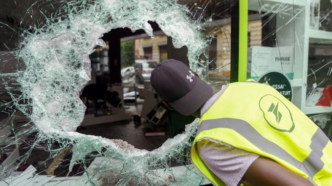 Cuarta noche de disturbios en Francia dejó 1.311 detenidos y 79 policías heridos