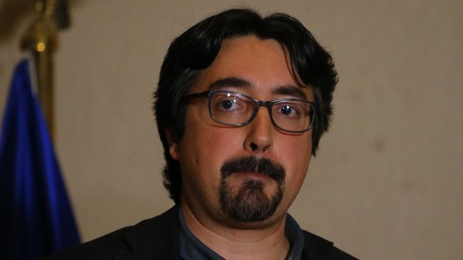 Socialismo Democrático en picada contra Latorre tras admitir que supo de convenios pre-estallido del escándalo