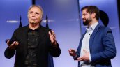 Joan Manuel Serrat recibió medalla de parte del Presidente Gabriel Boric