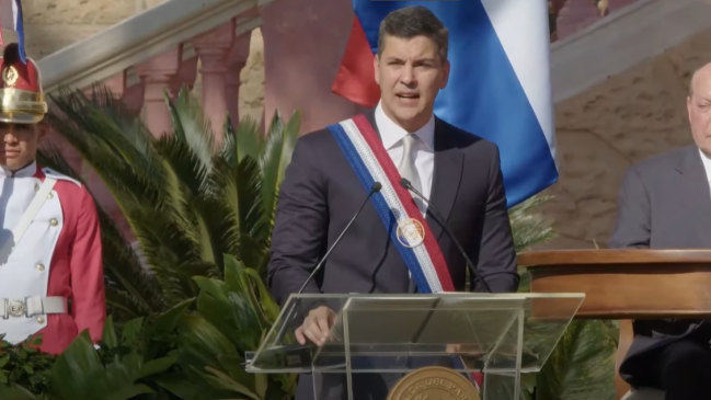 Economista Santiago Peña asumió como presidente de Paraguay