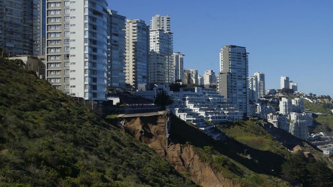 Ministra recuerda que hubo advertencias sobre riesgo de construir en dunas