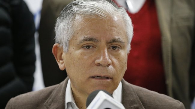 Colegio de Profesores se reunirá este lunes con el ministro Cataldo, pero el paro indefinido 