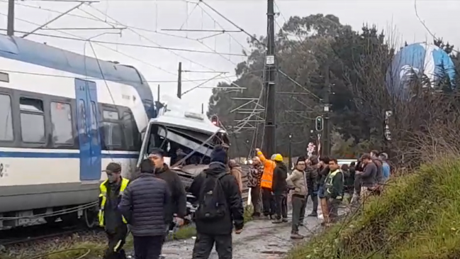 Grave accidente del Biotrén en cruce de San Pedro de la Paz