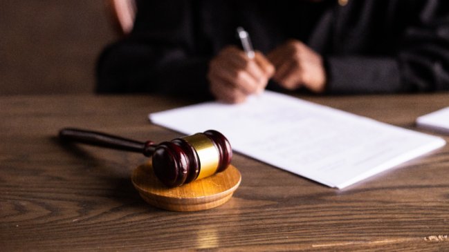 Jefe deberá pagar $40 millones a trabajadora tras tildar sus síntomas de menopausia como 