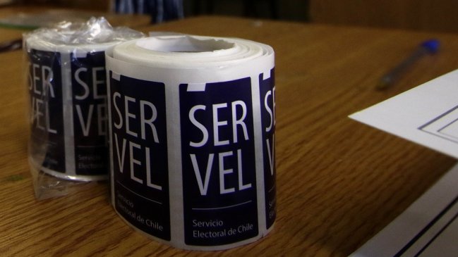 ¿A favor o en contra? Encuestas difieren en proyecciones del plebiscito