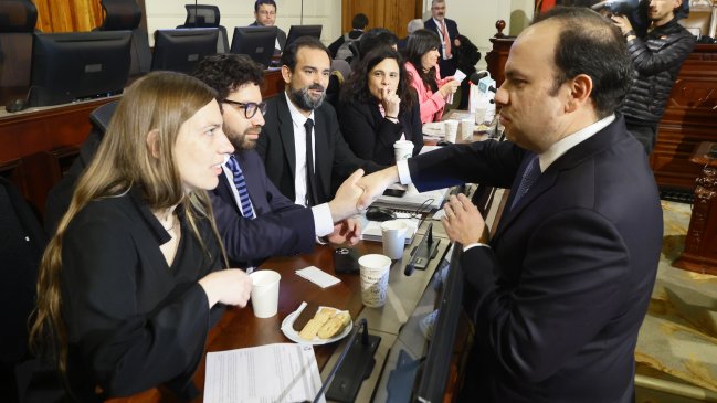 Comisión Experta: Oficialismo sigue buscando diálogo con la oposición