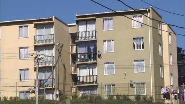 Desalojan toma de edificios inhabitables en Talcahuano