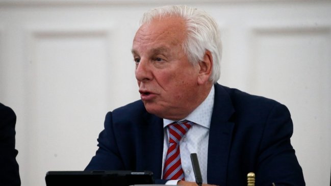 Consejero RN no ve razón para acudir a los árbitros: 