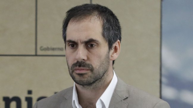 Oposición anunció interpelación a Grau por fallida operación de Sinovac