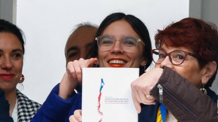   A un mes del plebiscito, ministra Vallejo inauguró el kiosco constitucional 