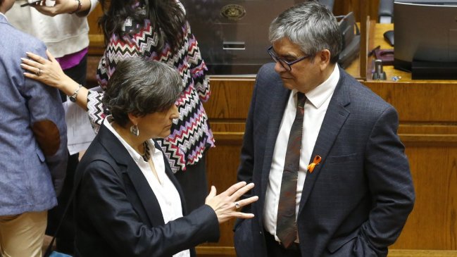 Entre recriminaciones por isapres, Senado aprobó presupuesto del Minsal