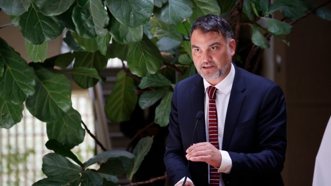 Pensiones: Macaya reitera oferta de aprobar la mitad de la reforma y postergar el resto