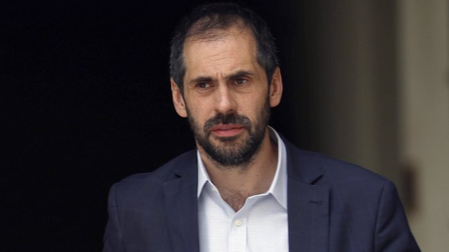 Grau: No era necesario registrar por lobby la reunión con empresarios salmoneros