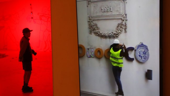 Exposición de artista genera polémica por daño a edificio patrimonial de Valparaíso