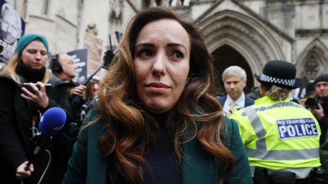 Esposa de Julian Assange teme que su marido muera si es extraditado a EEUU