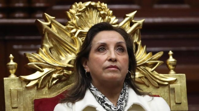 Presidenta de Perú es investigada por no declarar relojes Rolex