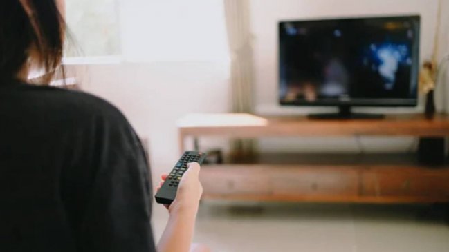 CNTV evalúa adelantar horario del contenido para mayores de 18 años