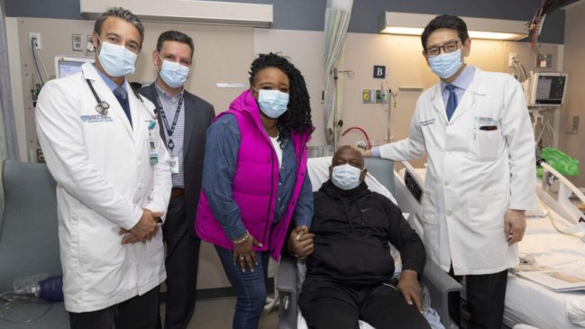 Hito de la medicina: el primer paciente trasplantado con un riñón de cerdo recibió el alta