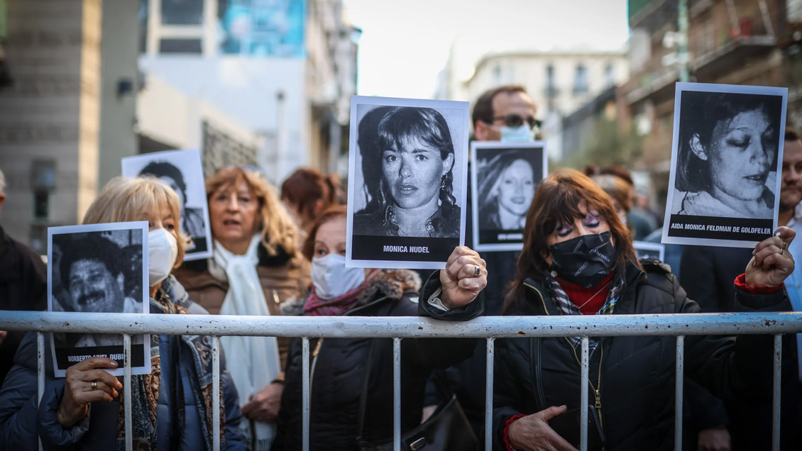 Irán rechaza el fallo de la Justicia argentina por el atentado a la AMIA Irán rechaza el fallo de la Justicia argentina por el atentado a la AMIA