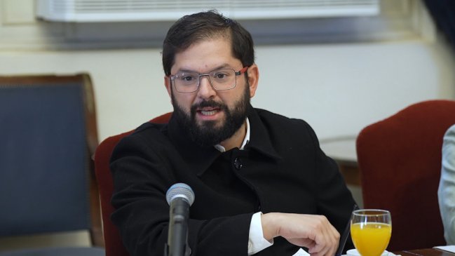 Boric condicionó reforma al sistema político a pensiones