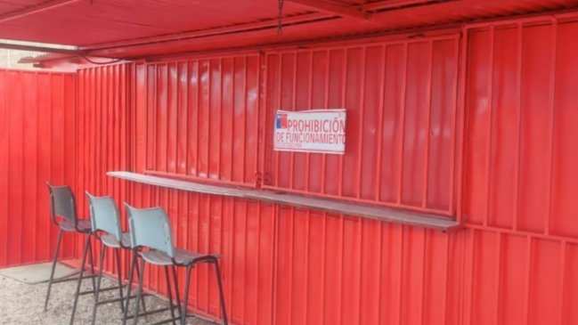 Prohiben funcionar a kiosco que vendía pichangas por mal uso de aguas servidas en Antofagasta