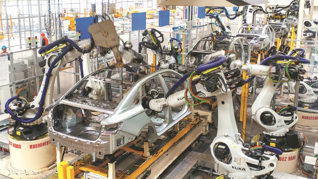 Pekín: Golpe de EEUU a los autos eléctricos chinos 