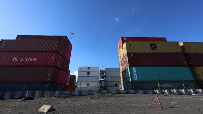 Paro en Puerto Coronel: Pérdidas ya suman más de un millón de toneladas