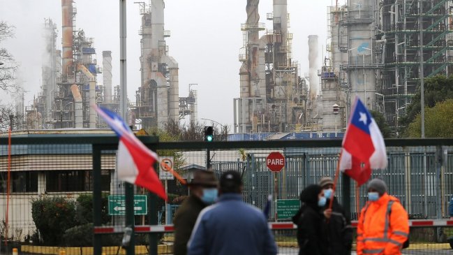 Sindicato bloquea accesos a planta de ENAP en Hualpén