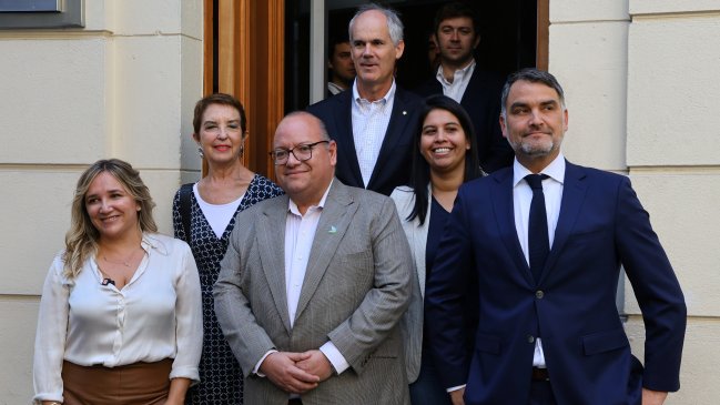 Municipales: Republicanos acusan a Chile Vamos de ofrecer 