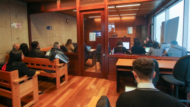 A solicitud de los querellantes, tribunal revisó las medidas cautelares reales de Jadue