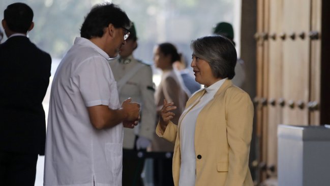 Ministra Jara cuestionó manifestaciones del PC por Jadue en Centro de Justicia