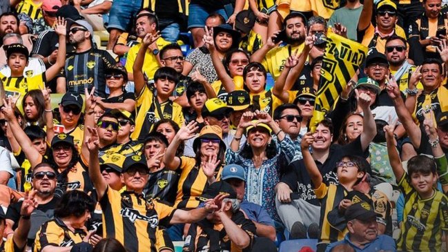 Fernández Vial vive complejo momento que lo pone al borde de la desafiliación