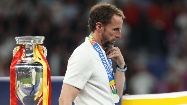 Gareth Southgate renunció como DT de Inglaterra tras perder la Eurocopa