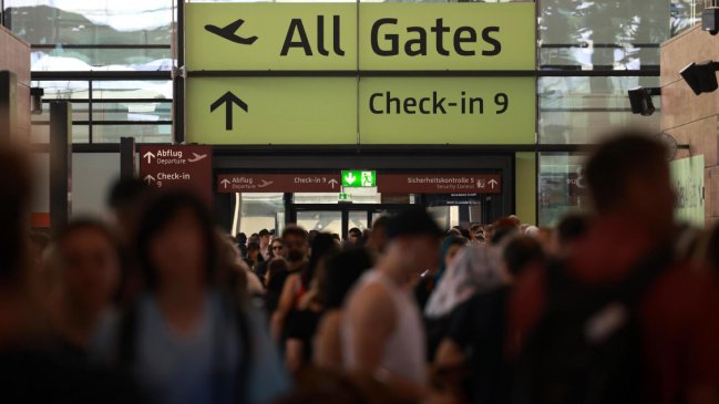 Falla de Microsoft provoca incidencias a nivel mundial en aerolíneas, bancos o medios