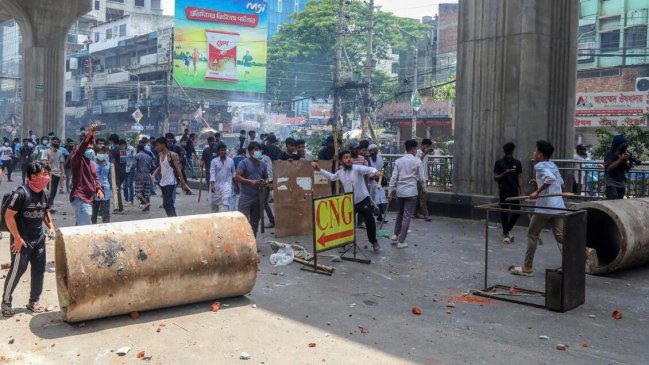 Más de cien muertos han dejado las protestas estudiantiles en Bangladesh