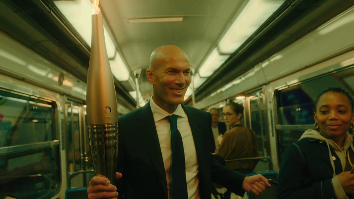 Zidane fue parte de la inauguración de París 2024 con llamativo relevo de la antorcha olímpica Zidane fue parte de la inauguración de París 2024 con llamativo relevo de la antorcha olímpica