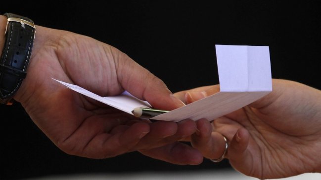 Oficialismo y DC no logran pacto unitario e irán en listas separadas de gobernadores