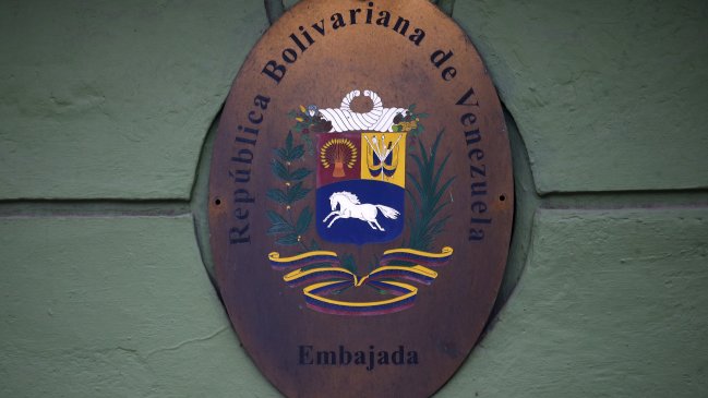 Salida del cuerpo diplomático agudiza situación de venezolanos en Chile