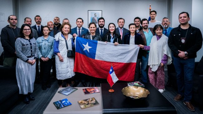 Llegó a Chile el primer grupo de funcionarios diplomáticos expulsados de Venezuela