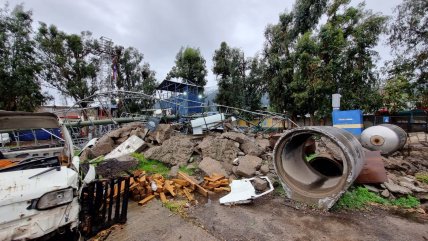   Antena se desplomó sobre una compañía de Bomberos de Ñuñoa 