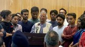 Junto a manifestantes, Muhammad Yunus juró como líder del gobierno de Bangladesh